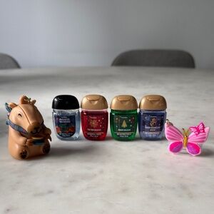 Bath & Body Works Anti-Bacterial Hand Gel With Capybara and Butterfly Holder Set